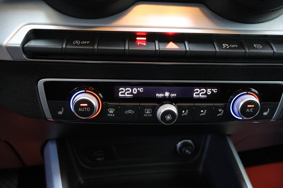 Audi Q2 30 TDi S-tr. 5d