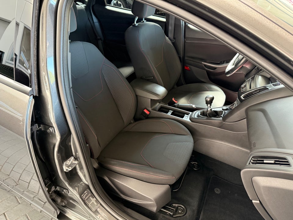 Ford Focus 1,5 EcoBoost ST-Line stc. 5d