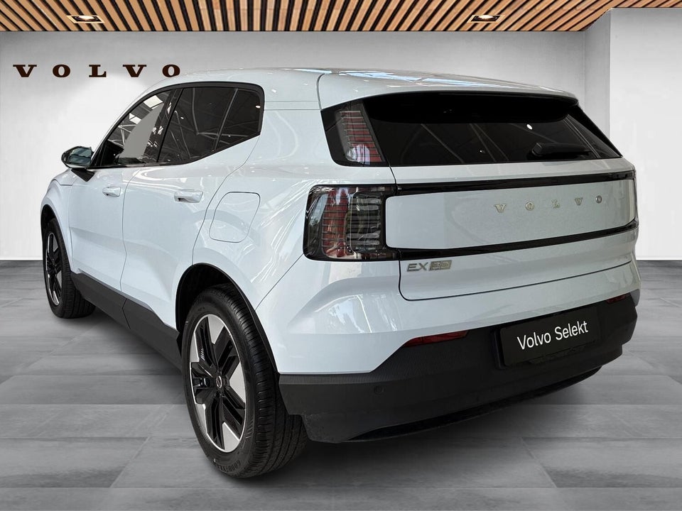 Volvo EX30 Standard Range Plus 5d
