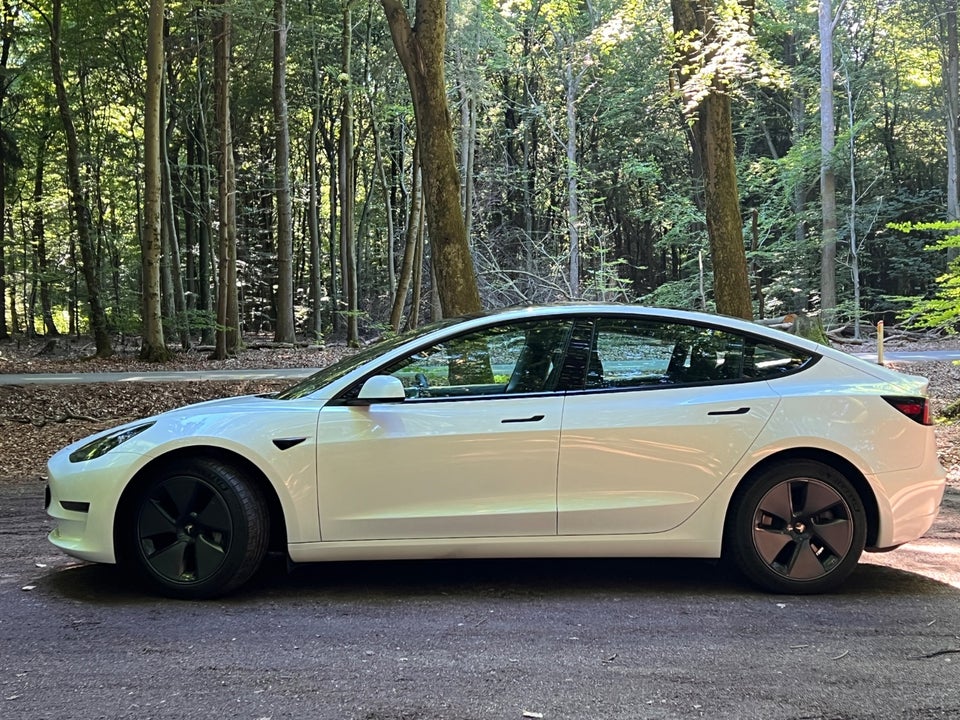 Tesla Model 3 Long Range AWD 4d