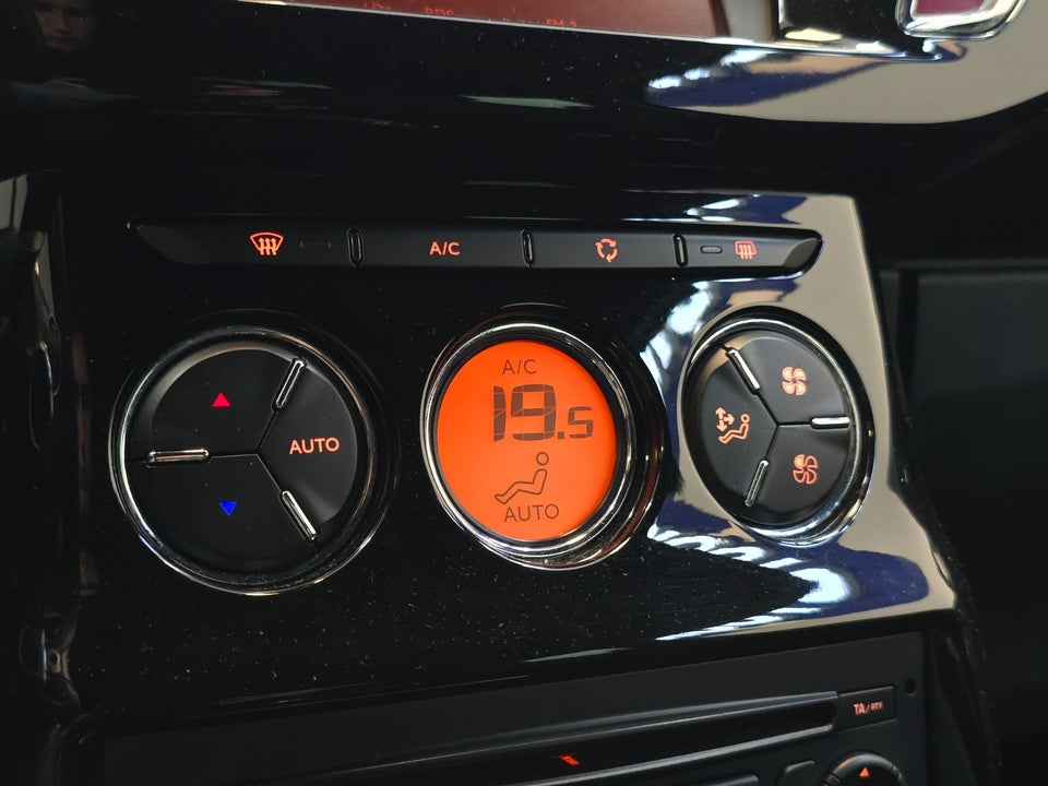 Citroën DS3 1,6 e-HDi 90 Style 3d