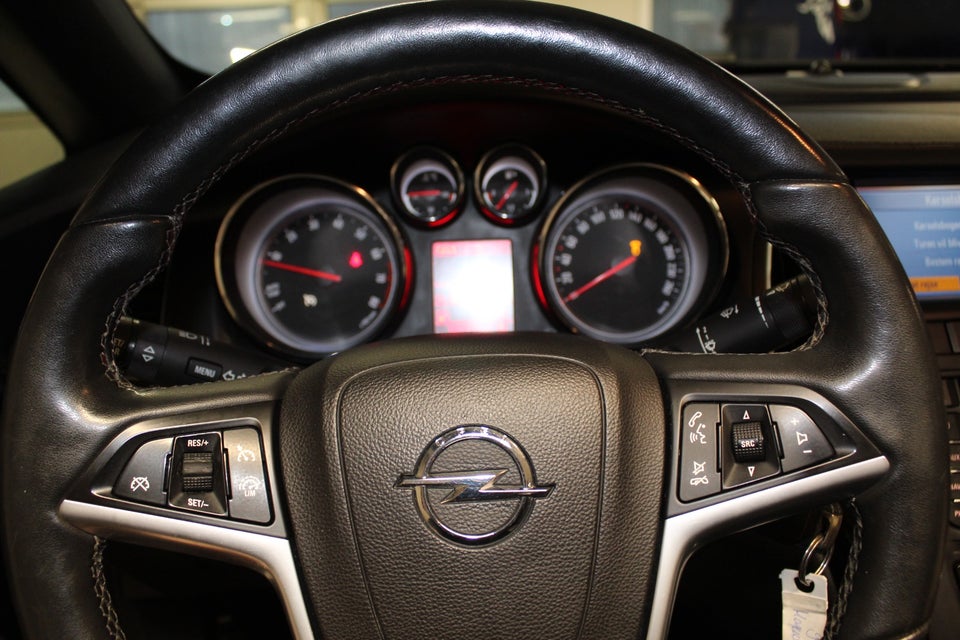 Opel Cascada 1,6 T 170 Cosmo 2d