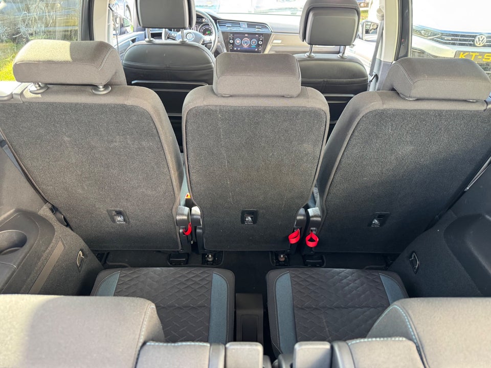 VW Touran 1,6 TDi 115 IQ.Drive DSG 7prs 5d