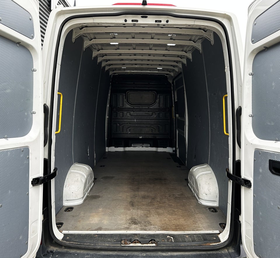 VW Crafter 35 2,0 TDi 177 Kassevogn L4H3