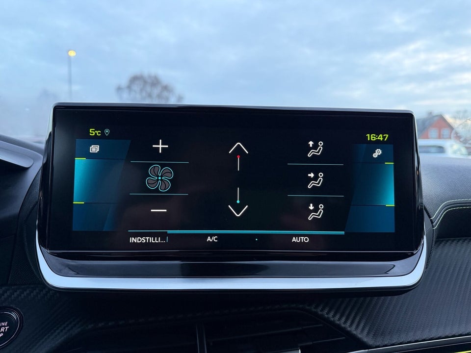 Peugeot e-208 50 GT 5d