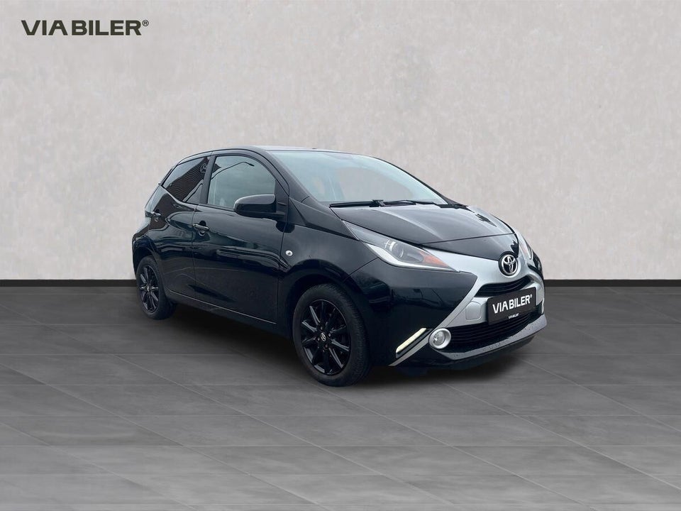 Toyota Aygo 1,0 VVT-i x-black 5d