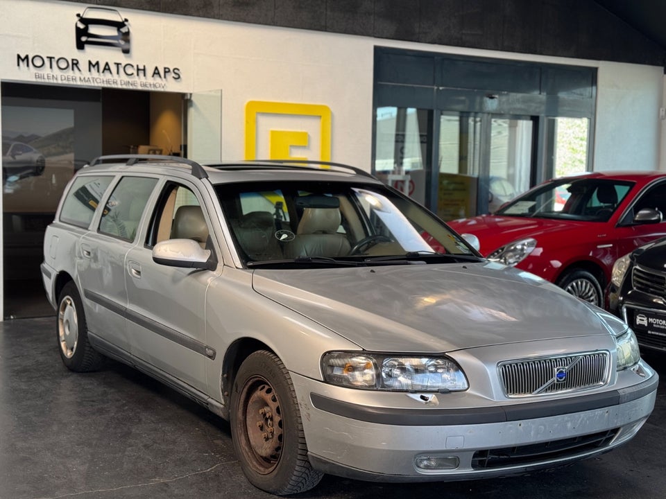 Volvo V70 2,4 D5 163 Momentum aut. 5d