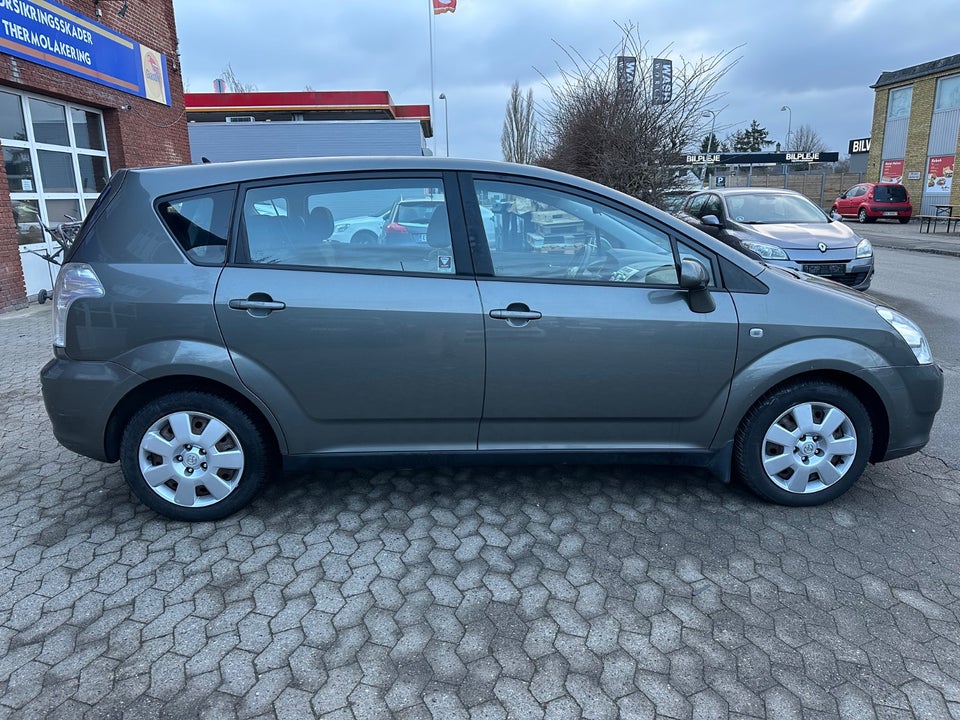 Toyota Corolla Verso 1,8 Sol 7prs 5d