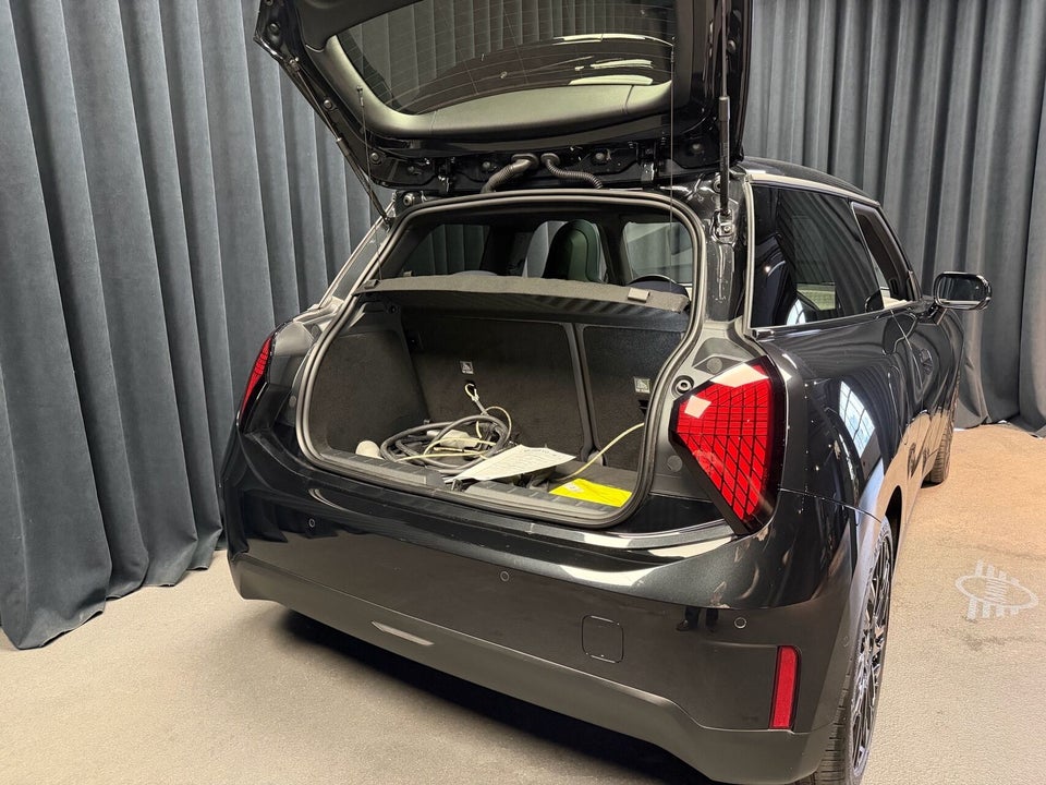 MINI Cooper SE Favoured Trim XL 3d