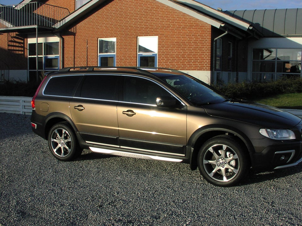 Volvo XC70 2,4 D4 181 Momentum aut. AWD 5d