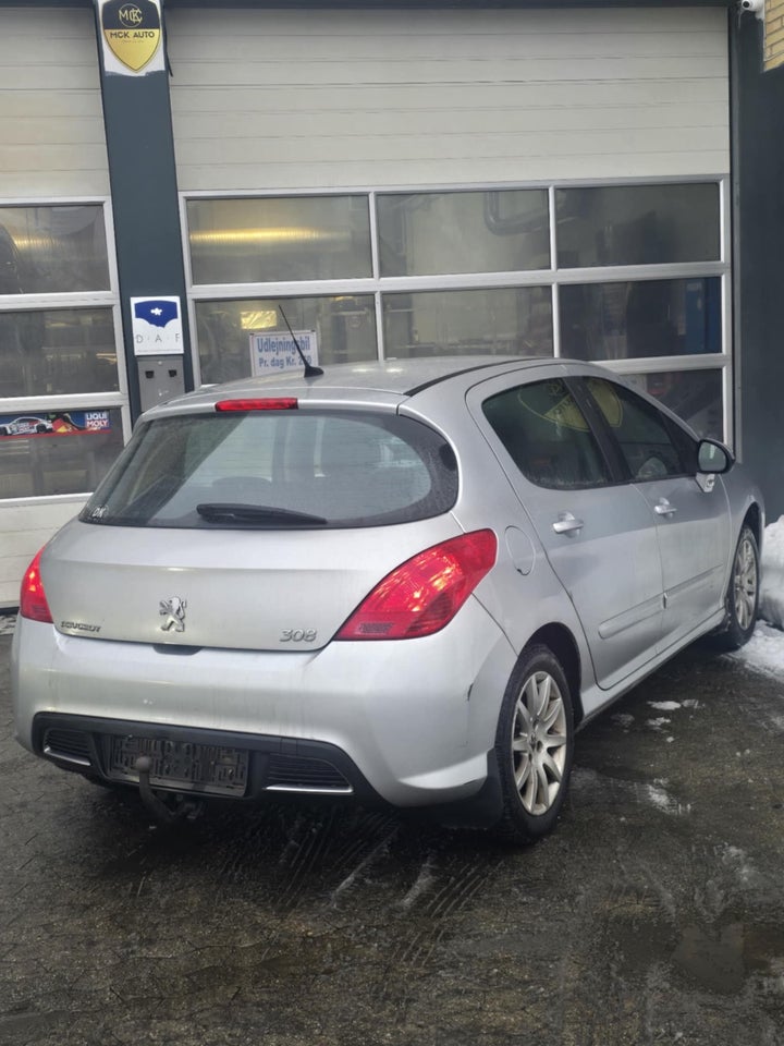 Peugeot 308 1,6 VTi Comfort+ 5d