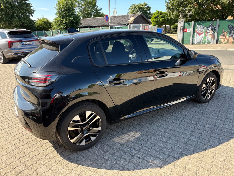 Peugeot 208 1,2 PureTech 100 Allure+ 5d