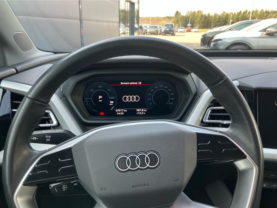 Audi Q4 e-tron 40 S-line 5d