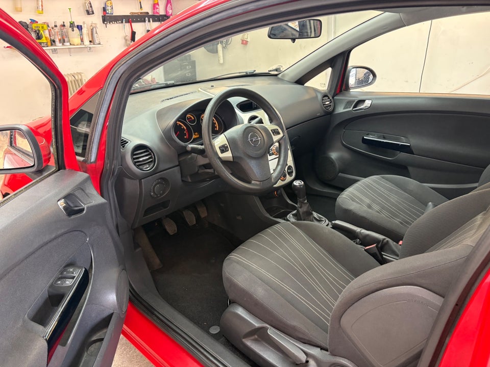 Opel Corsa 1,0 12V Enjoy 3d