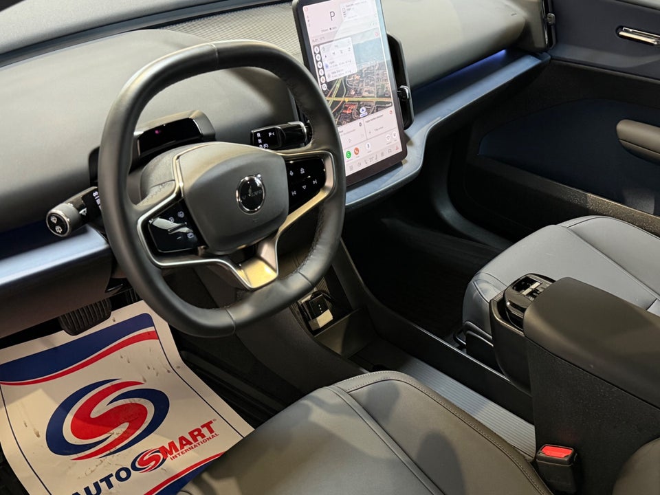 Volvo EX30 Extended Range Plus 5d