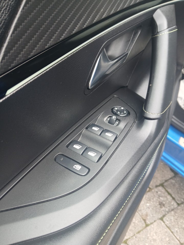 Peugeot e-2008 50 GT 5d