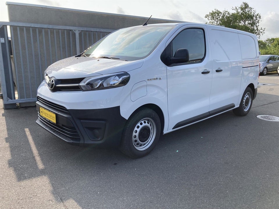 Toyota ProAce 75 Medium Comfort Master
