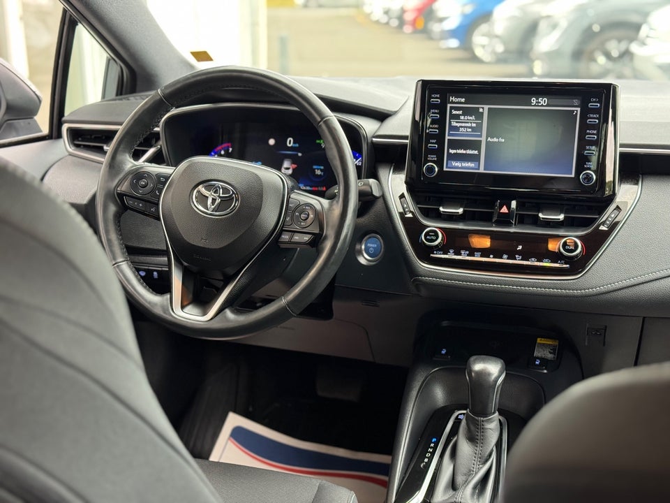 Toyota Corolla 1,8 Hybrid Premium Smart Design MDS 5d