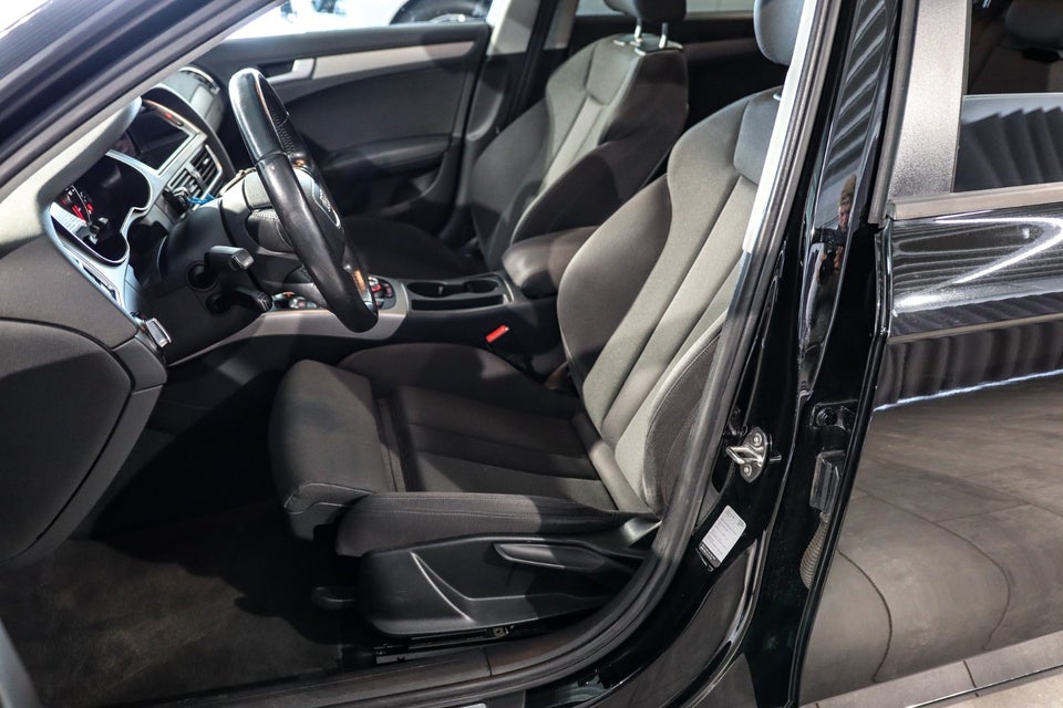 Audi A4 2,0 TDi 143 Avant Multitr. 5d