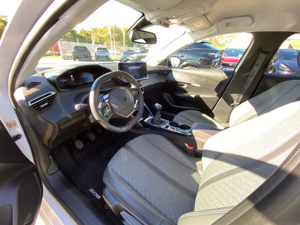 Peugeot 208 1,2 PureTech 100 Allure+ 5d