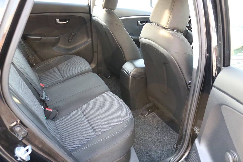 Hyundai i30 1,6 CRDi 110 Comfort Eco 5d