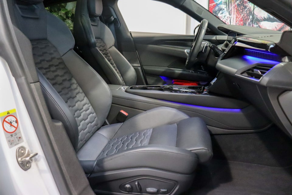 Audi e-tron GT quattro 4d