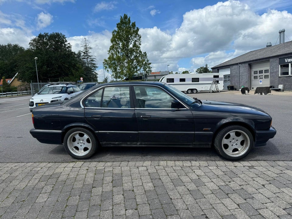 BMW 520i 2,0  4d