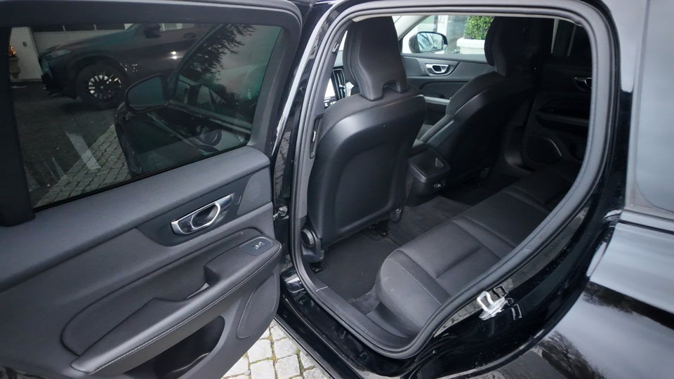 Volvo V60 2,0 D4 190 Momentum aut. 5d