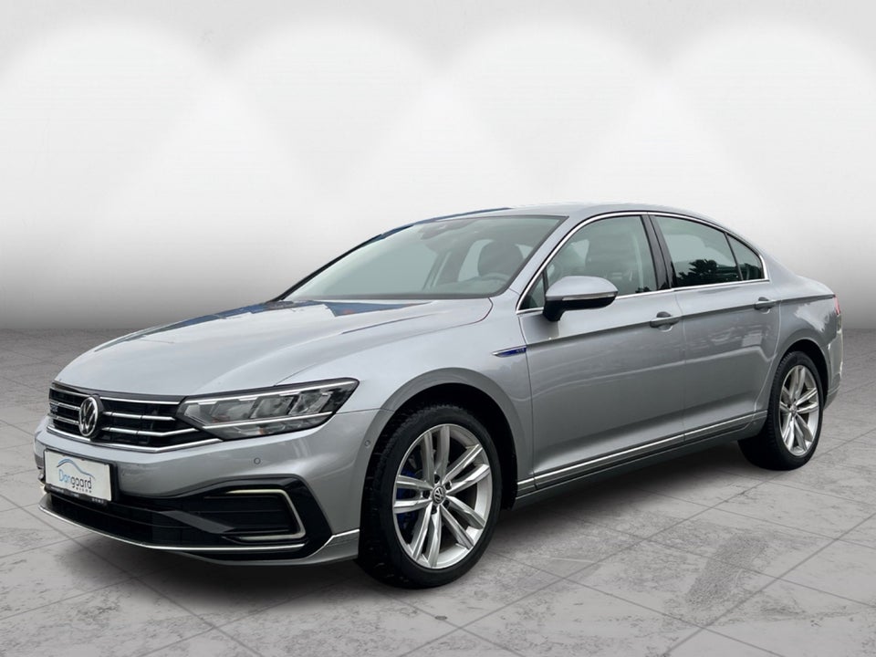 VW Passat 1,4 GTE High DSG 4d