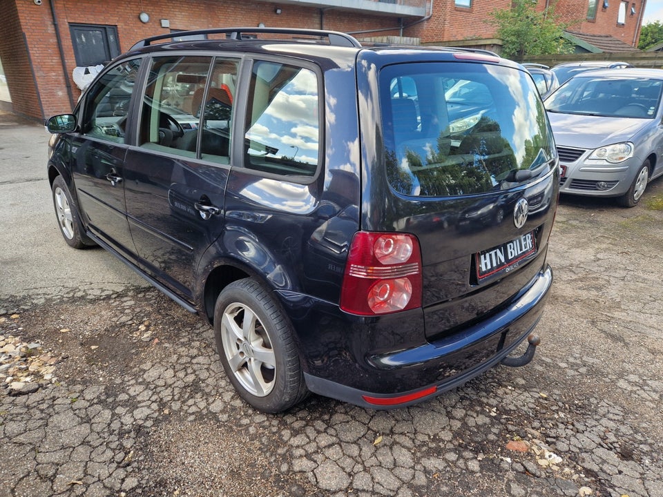 VW Touran 2,0 TDi 140 Trendline 7prs 5d