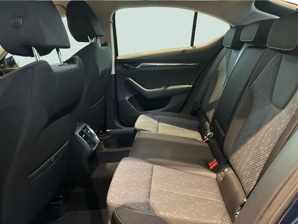 Skoda Octavia 1,4 TSi iV Plus DSG 5d