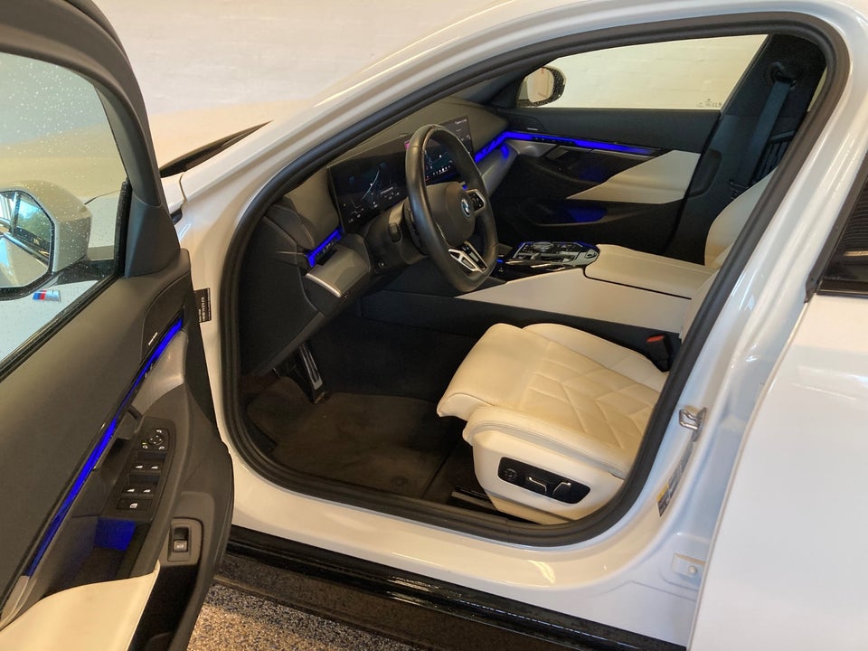 BMW i5 eDrive40 Touring Fully Charged M-Sport 5d