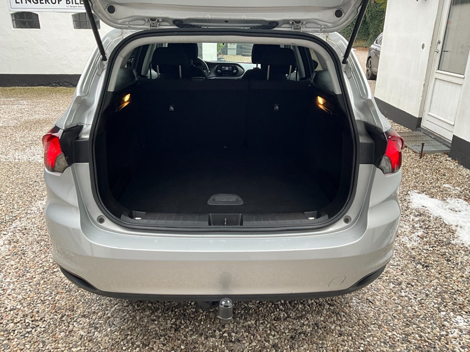 Fiat Tipo 1,4 16V Street SW 5d