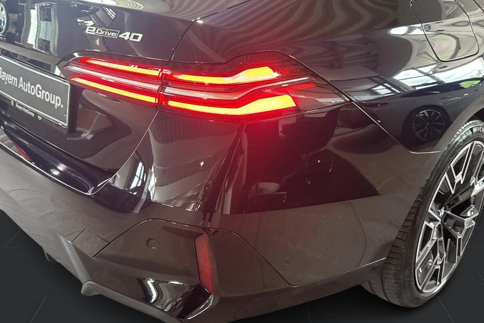 BMW i5 eDrive40 Fully Charged M-Sport 4d
