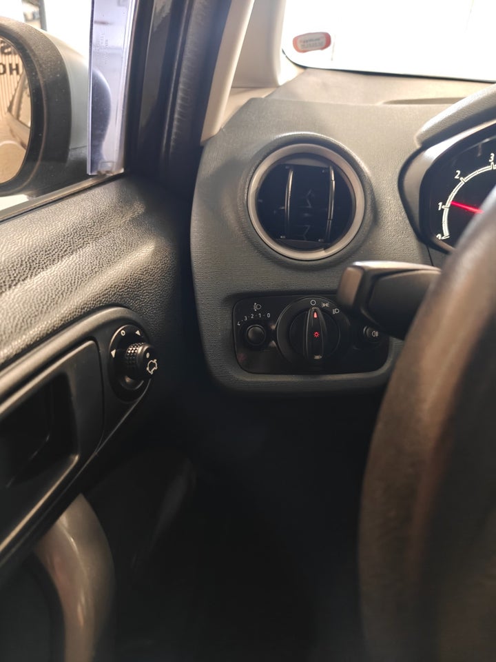 Ford Fiesta 1,25 60 Ambiente 5d