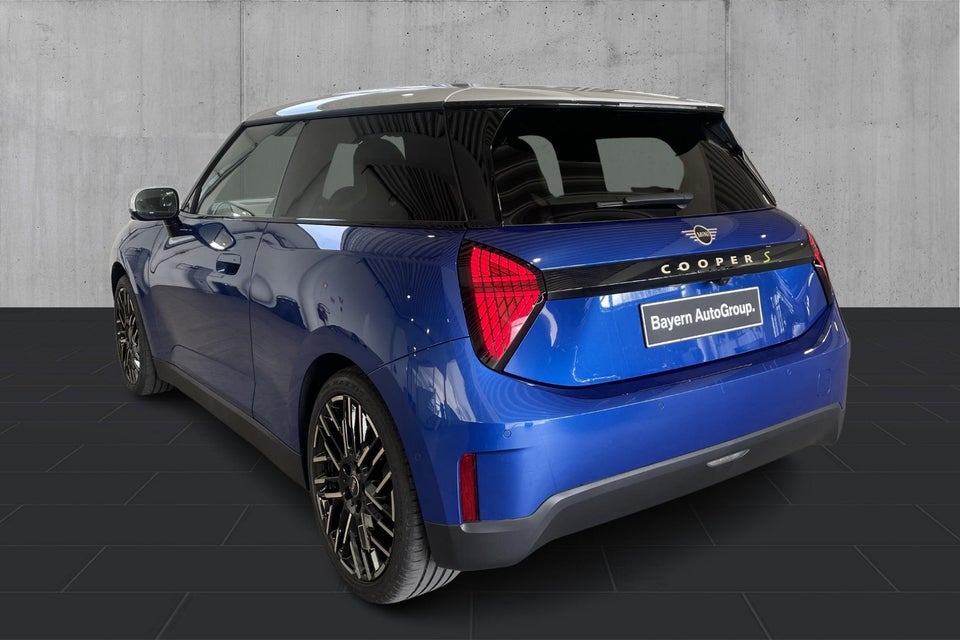 MINI Cooper SE Favoured Trim XL 3d