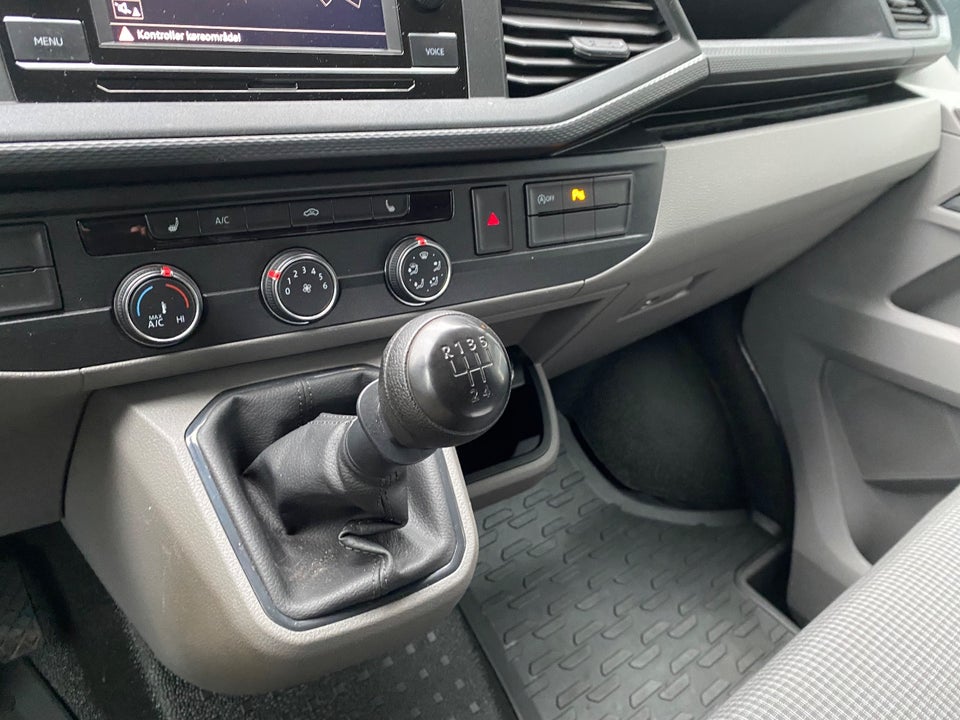 VW Transporter 2,0 TDi 110 Kassevogn lang