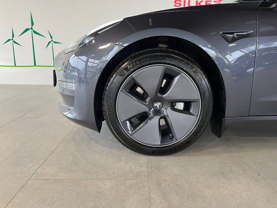 Tesla Model 3 Long Range AWD 4d