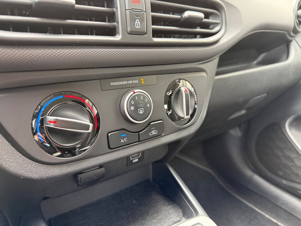 Hyundai i10 1,0 MPi Essential AMT 5d