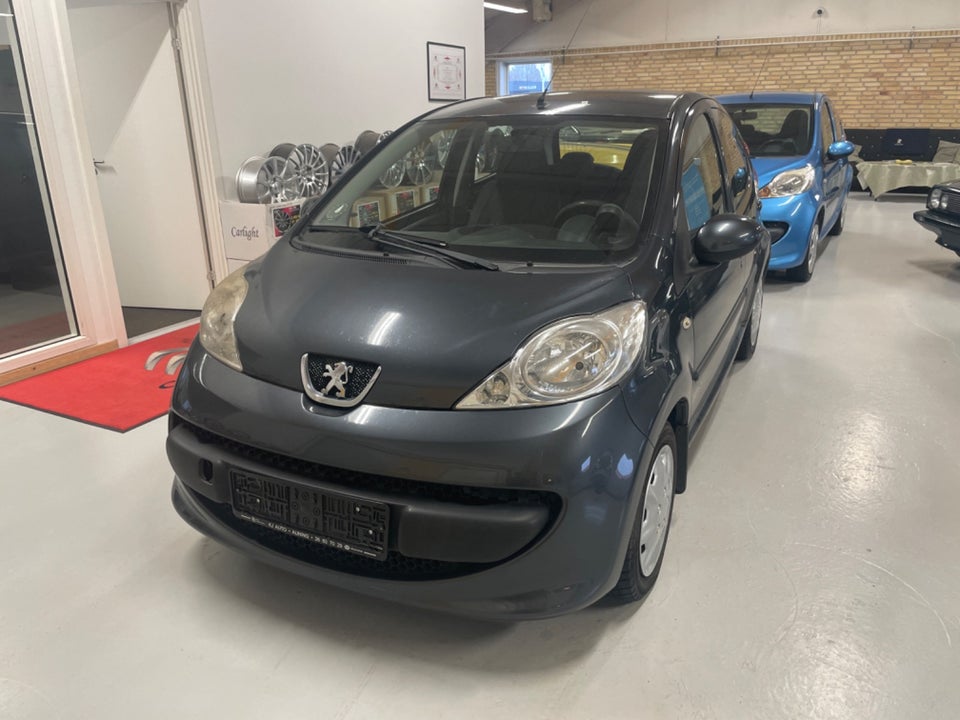 Peugeot 107 1,0 Urban 5d