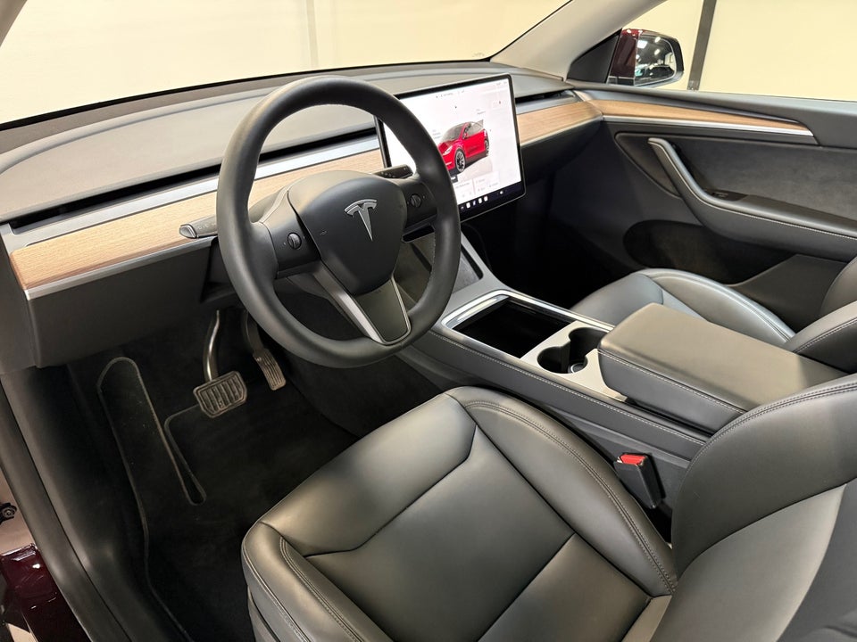Tesla Model Y Long Range AWD 5d