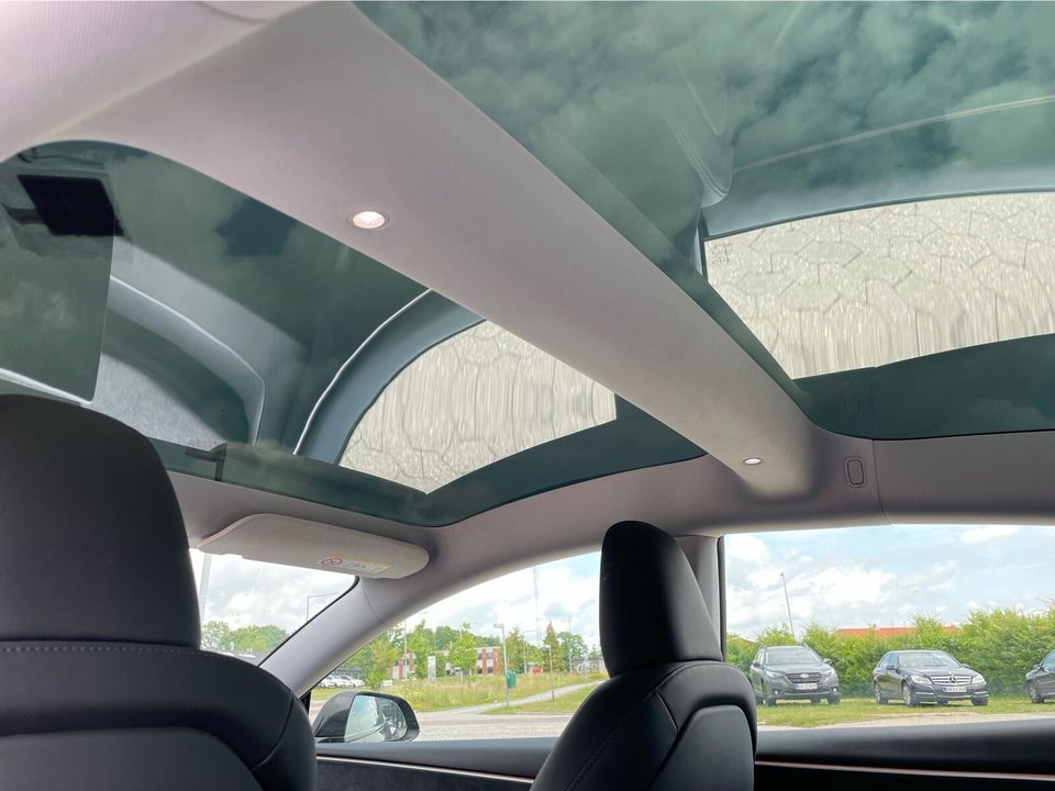 Tesla Model 3 Long Range AWD 4d