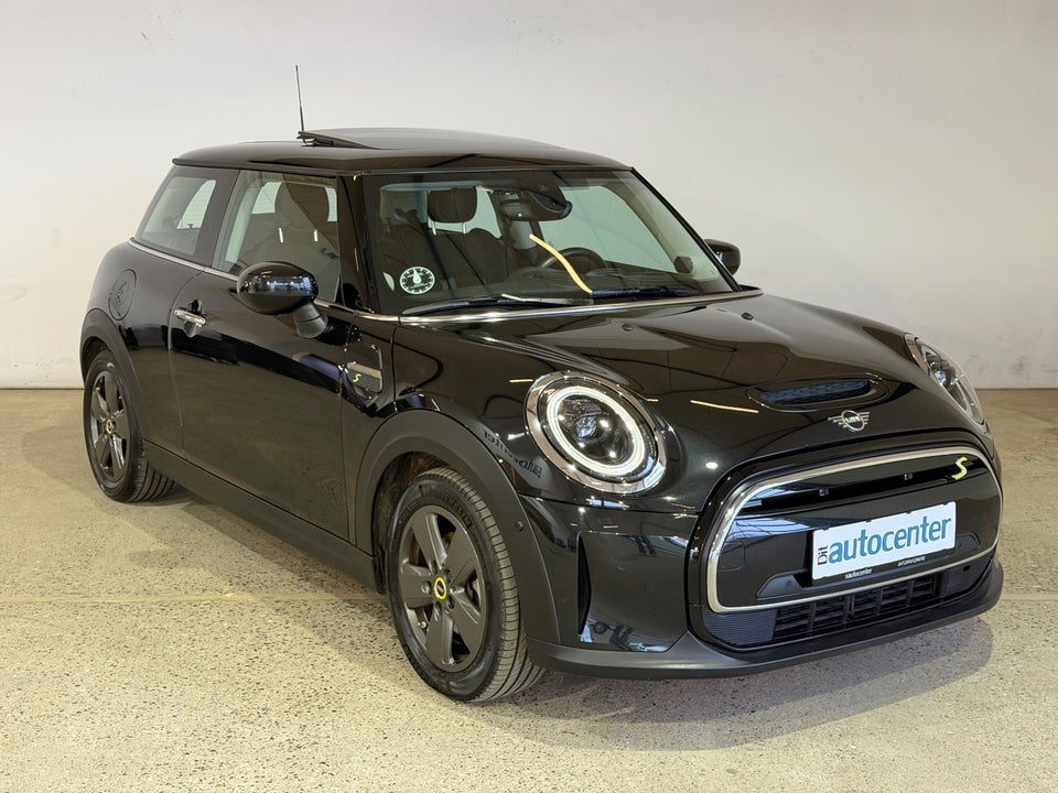 MINI Cooper SE Essential 3d