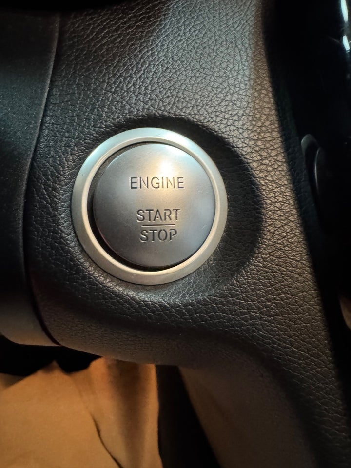 Mercedes C400 3,0 AMG Line stc. aut. 4Matic 5d