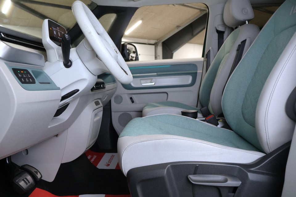 VW ID.Buzz 77 Pro SWB 5d