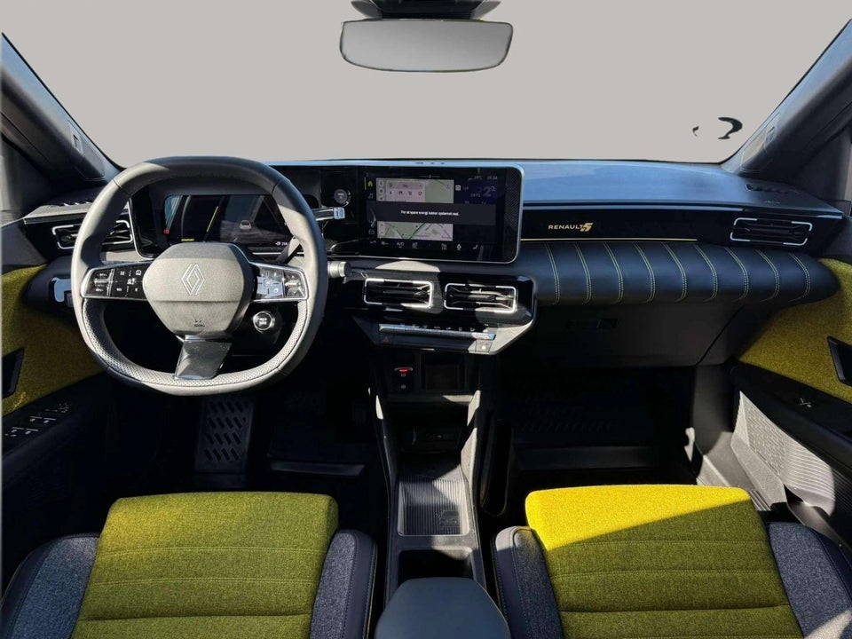 Renault 5 E-Tech 52 Iconic 5d