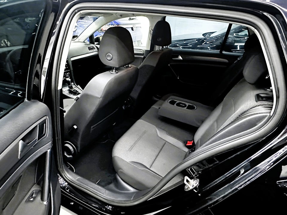 VW Golf VII 1,5 TSi 130 Comfortline DSG 5d