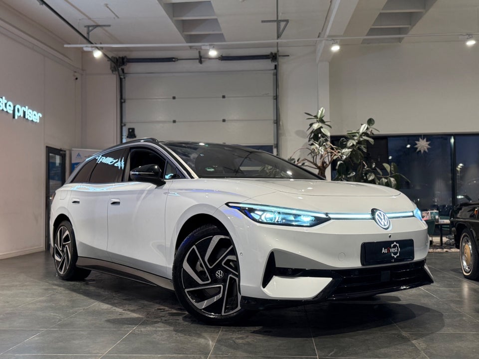 VW ID.7 77 Style+ Tourer 5d