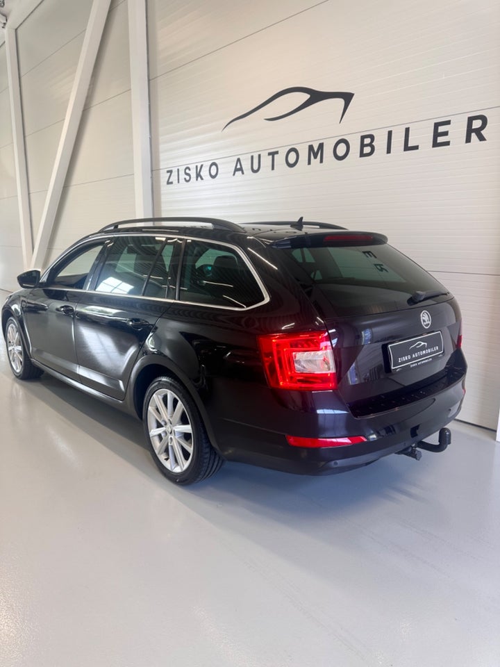 Skoda Octavia 2,0 TDi 150 Elegance Combi DSG 5d