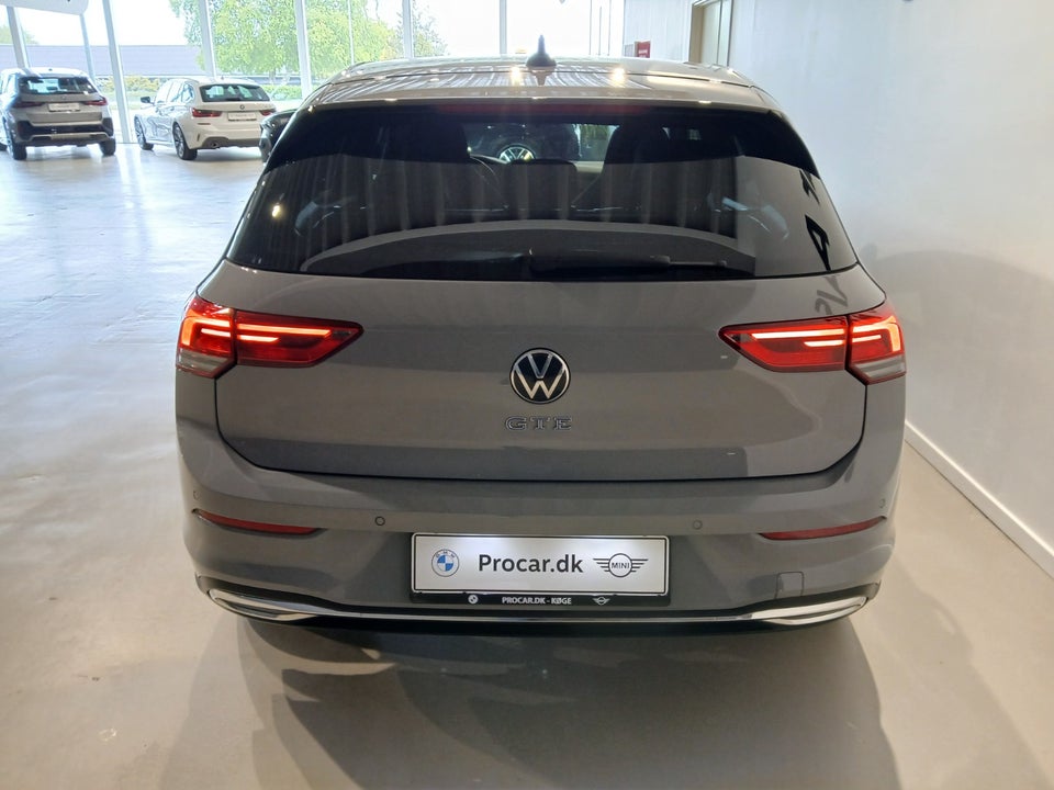 VW Golf VIII 1,4 GTE DSG 5d